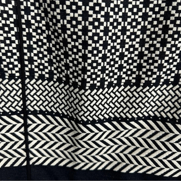 J. Crew black and white graphic skirt, size 8, fully lined, spring, office - Picture 4 of 10